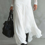 Lunaria – Lang Tylkjole I Sort Med En Erotiske, Eventyrlig Udstråling